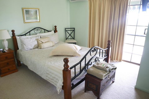 Porters Plainland Lockyer Valley B&B - Accommodation Newcastle 2