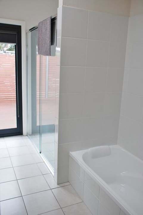 POSITION PERFECT CENTRAL INVERLOCH - Accommodation Newcastle 3