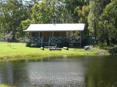 Possum's Hollow And Hooter's Hut - Accommodation Newcastle 3