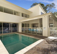 Prestigious House in Little Cove - 4 Baywoods - Accommodation Newcastle