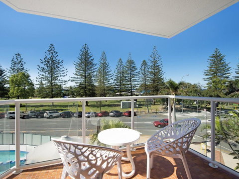 Private Apartment - Central Broadbeach - Accommodation Newcastle 1