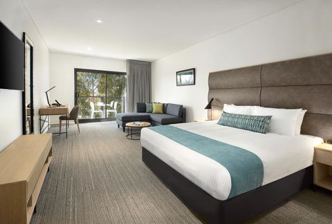Quality Hotel Lakeside - Accommodation Newcastle 2