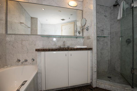 Quay West 2108 - Accommodation Newcastle 3