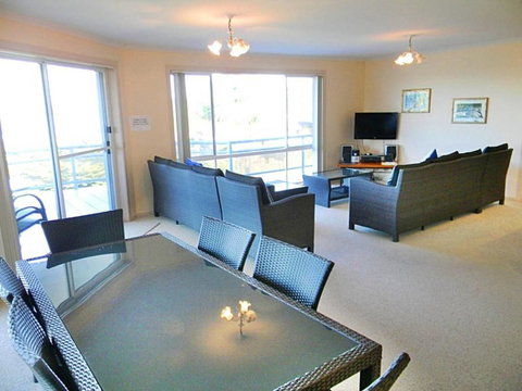 QUAYS 6 - Accommodation Newcastle 3