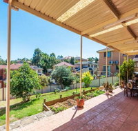 Quiet and spacious living close to all attractions - Accommodation Newcastle