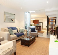 Quiet Family Home With Garden Courtyard Near Cafes - Accommodation Newcastle