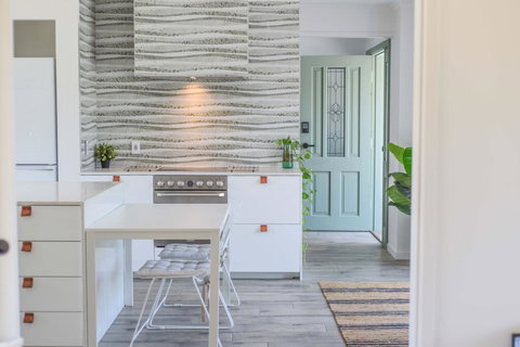 Quiet Pet Friendly Home 3 Houses To Beach Entry With Private Pool Walk To Shops - Accommodation Newcastle 0