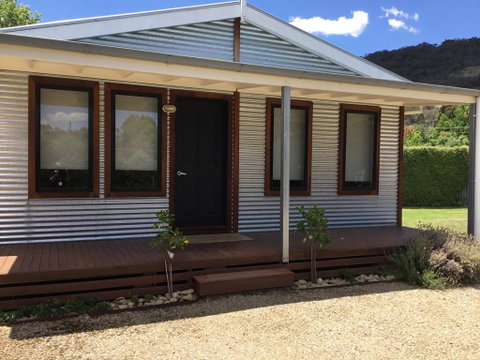 Rail Trail Cottage - Accommodation Newcastle 2