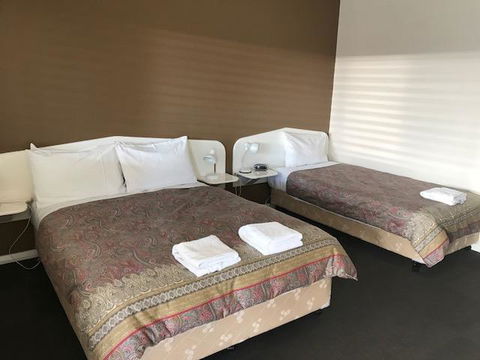 RAILWAY HOTEL MOTEL - Accommodation Newcastle 2