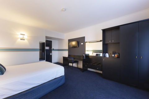 Ramada Diplomat Canberra - Accommodation Newcastle 2