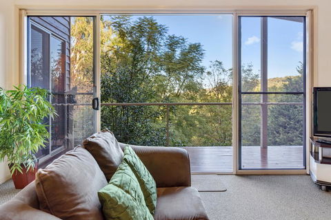Ravensbourne Escape- Kookaburra Kottage - Accommodation Newcastle 0