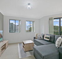 REDFERN 3 BEDROOM APARTMENT FREE PARKING WALK TO CENTRAL STATION NRE187 - Accommodation Newcastle