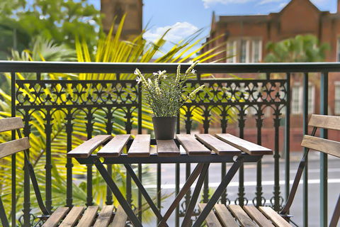 REDFERN 3 BEDROOM APARTMENT FREE PARKING WALK TO CENTRAL STATION NRE187 - Accommodation Newcastle 1