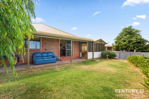 Reef & Vines Port Noarlunga - Accommodation Newcastle 2