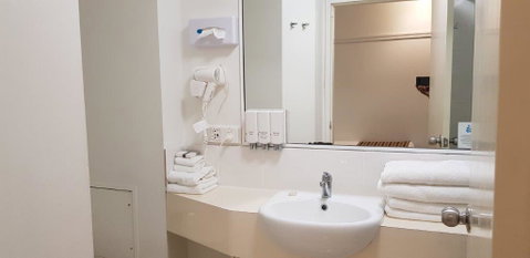 Reef Palms - Accommodation Newcastle 2