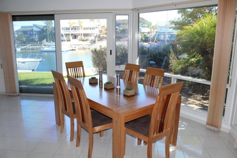 Relax At The Marina - Accommodation Newcastle 0