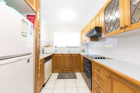 Renas Court Unit 8 - Accommodation Newcastle 3