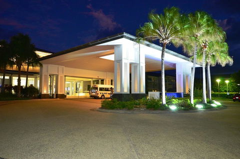RESORT ON THE BEACH 2214/2215 - Accommodation Newcastle 3