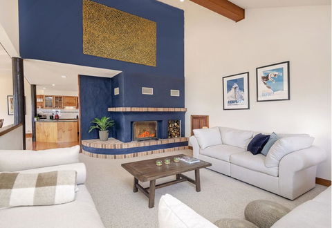 Rimrock - Superior Waterfront Home - Accommodation Newcastle 1