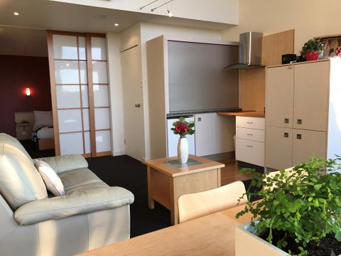 River Vineyard Retreat - Accommodation Newcastle 2