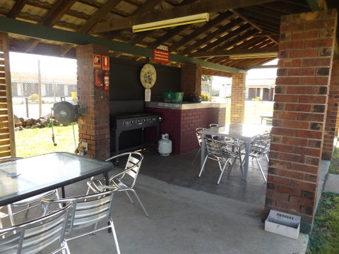 Rivergum Motel - Accommodation Newcastle 3