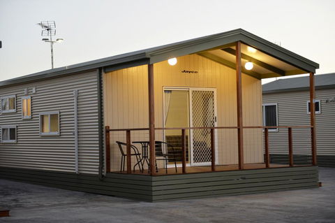 Riverside Cabin Park - Accommodation Newcastle 0