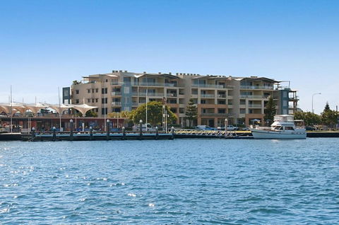 Riverside Holiday Apartments - Accommodation Newcastle 0