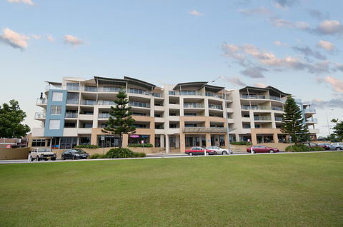 Riverside Holiday Apartments - Accommodation Newcastle 2