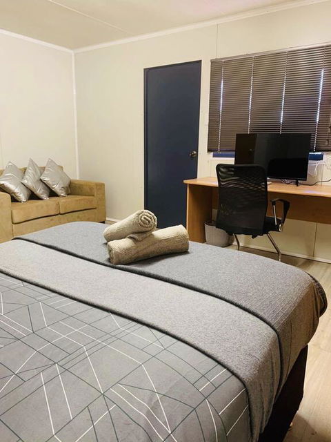 Riverside Hotel - Accommodation Newcastle 3