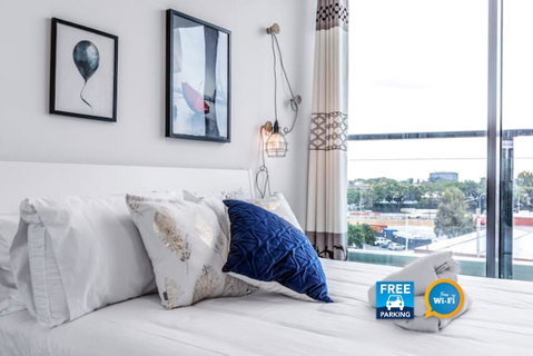 Riverside Living In Portside Wharf Hamilton - Accommodation Newcastle 0