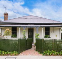 Roalies Farm House - Accommodation Newcastle