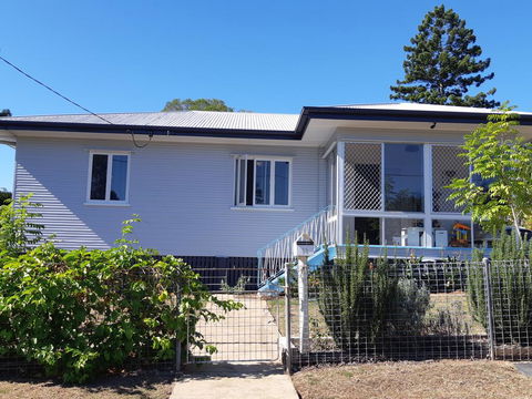 Robins Nest - Accommodation Newcastle 2