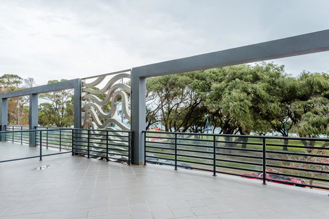 Rockingham Beachfront Apartment - Accommodation Newcastle 0