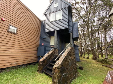 Ropers - Accommodation Newcastle 0