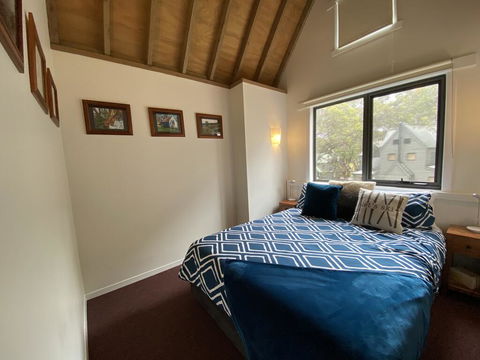 Ropers - Accommodation Newcastle 2