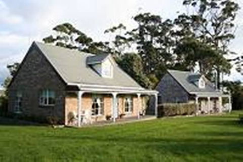 Rosebank Cottage Collection - Accommodation Newcastle 3