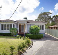 Rubys Retreat' 44 Achilles Street - pet friendly aircon  boat parking - Accommodation Newcastle