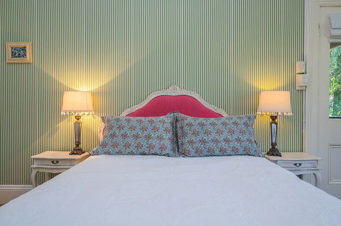 Russley Rural Retreat - Accommodation Newcastle 0