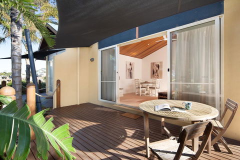 SAILS TWO - INVERLOCH - Accommodation Newcastle 0
