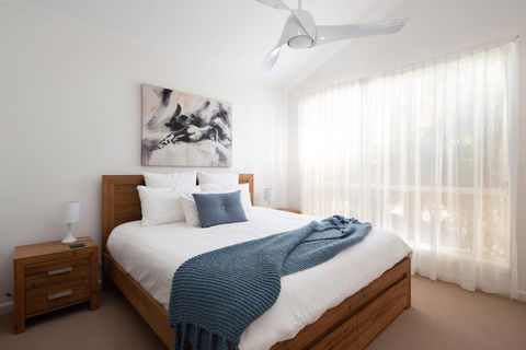 SAILS TWO - INVERLOCH - Accommodation Newcastle 1