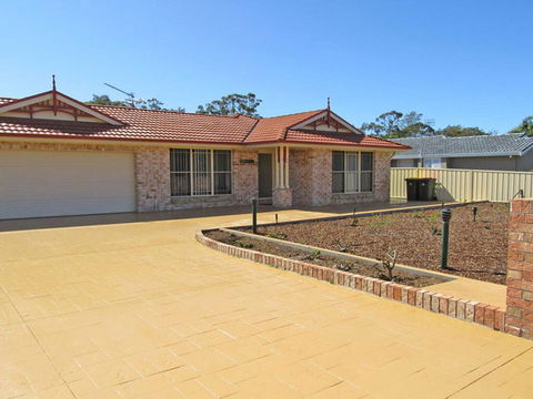 Salamander Way', 99a Salamander Way - Fantastic Duplex Close To Horizons Golf Resort - Accommodation Newcastle 0