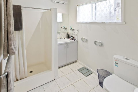 Sama-Sama - Walking Distance To Town And Water - Accommodation Newcastle 3