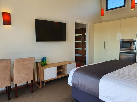 Sanctuary Hill Retreat - Accommodation Newcastle 2
