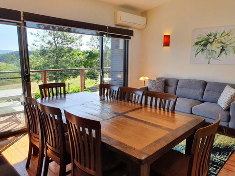 Sanctuary Hill Retreat - Accommodation Newcastle 3