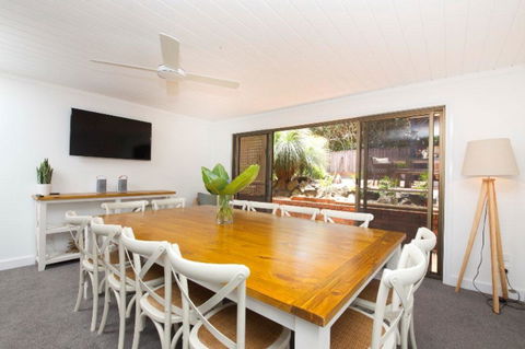 SAND DUNES - Accommodation Newcastle 3