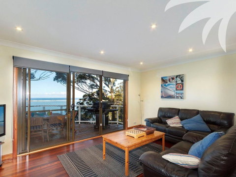 Sandbar View - Accommodation Newcastle 1
