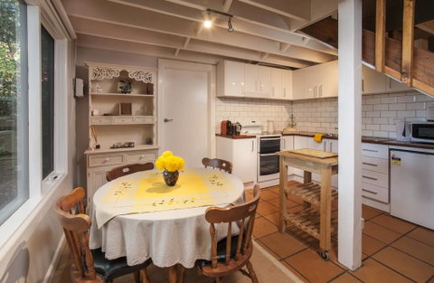 Santosa Cottage Sassafras - Accommodation Newcastle 1