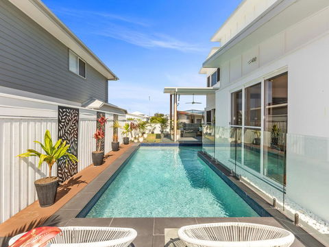 SEA SHELLS ON SEASIDE - Accommodation Newcastle 0