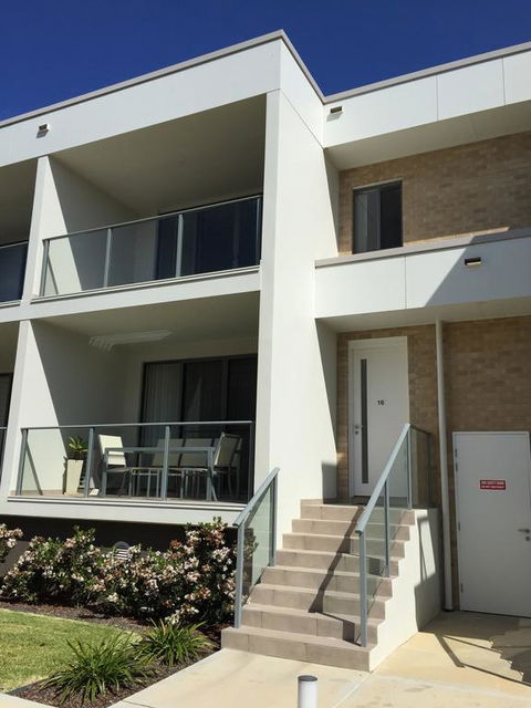 SEA-ESTA - Accommodation Newcastle 3