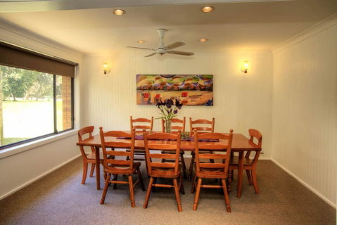 SEABREEZE - Accommodation Newcastle 2